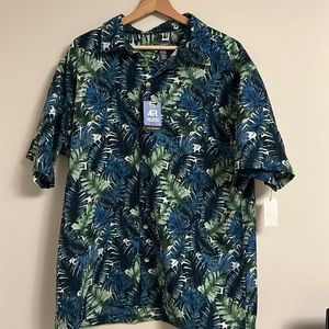 NWT Men’s Floral Van Heusen Botton Up Top